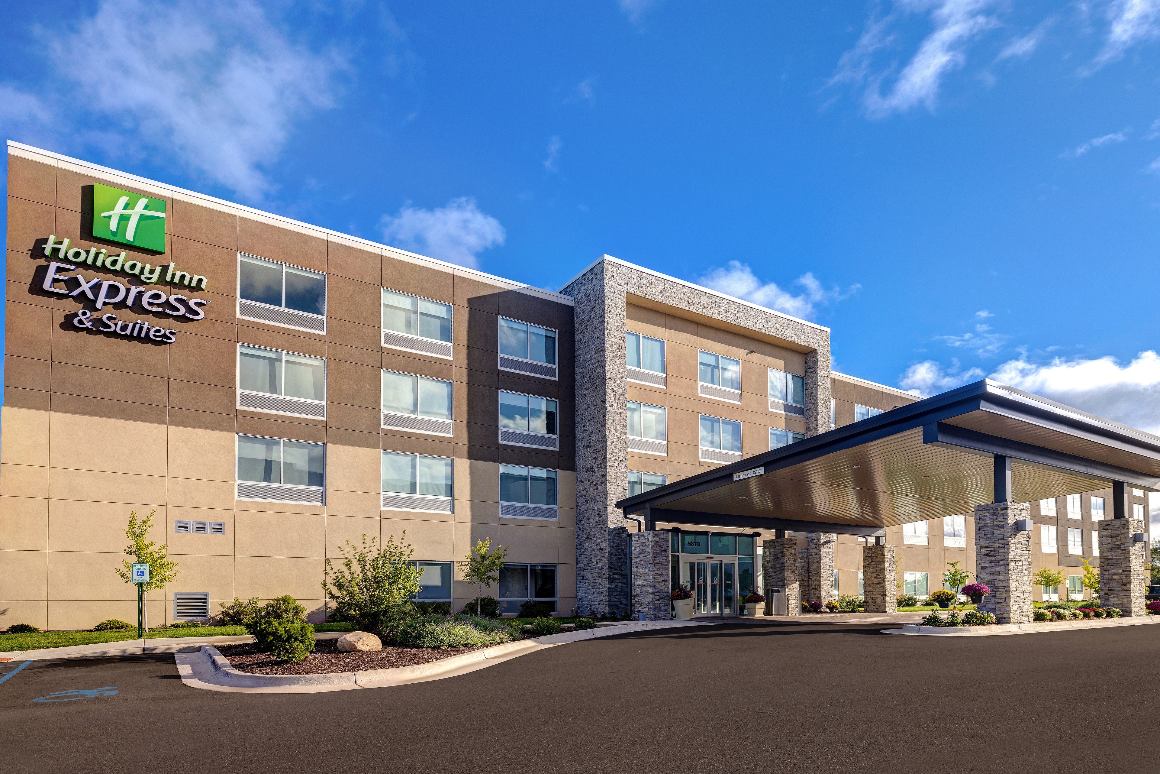 holiday inn express and suites brighton an ihg hotel