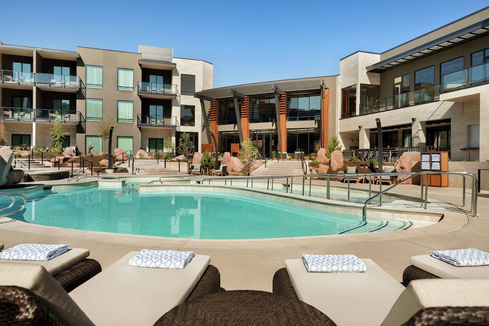 hoodoo moab curio collection by hilton