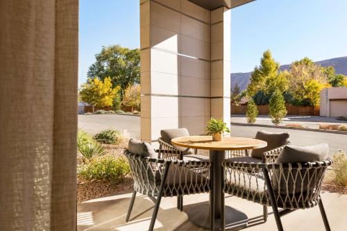 hoodoo moab curio collection by hilton