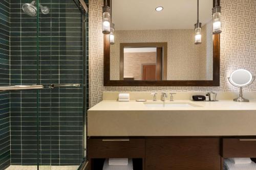hoodoo moab curio collection by hilton