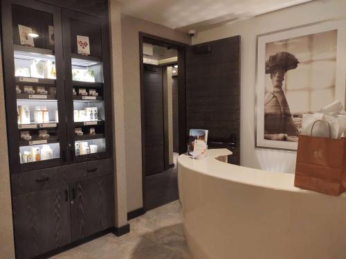 hoodoo moab curio collection by hilton