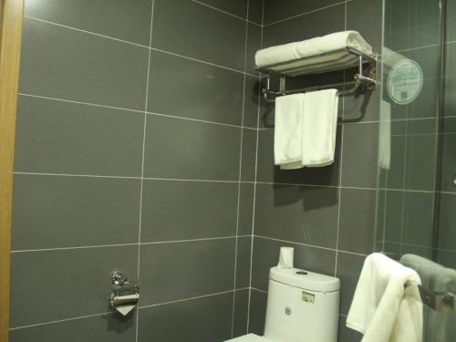 greentree inn lvliang xiaoyi city fuqian street ho