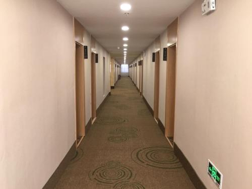 greentree inn lvliang xiaoyi city fuqian street ho