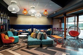 tru by hilton staunton