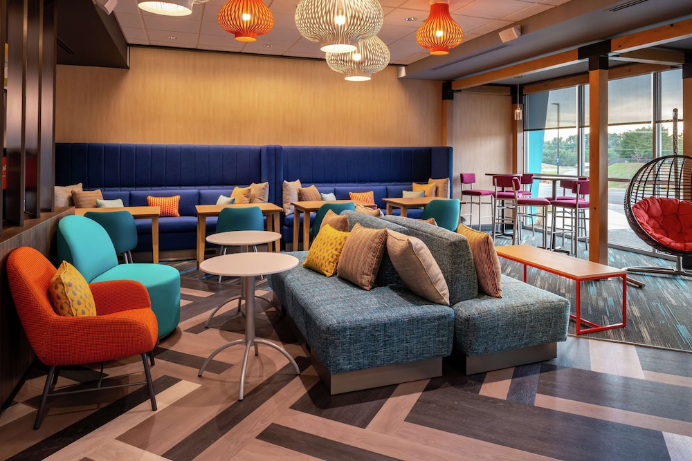 tru by hilton staunton