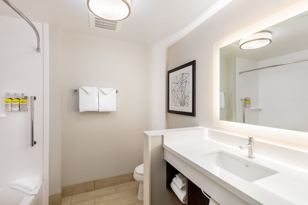 holiday inn express and suites moreno valley riversi