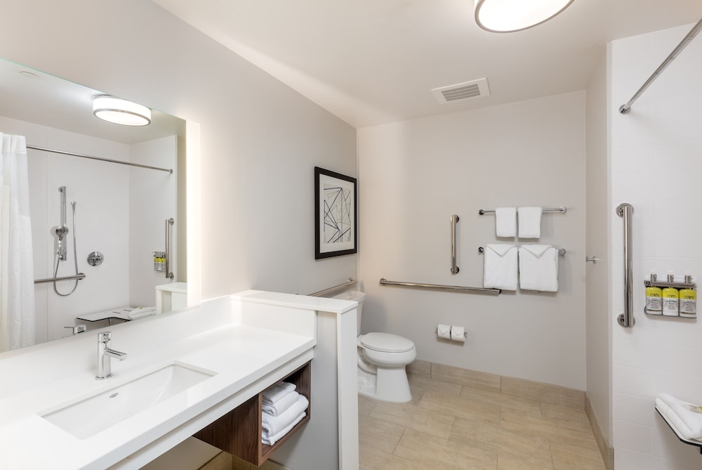 holiday inn express and suites moreno valley riversi