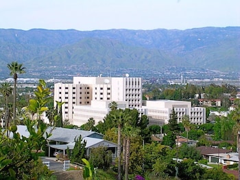 holiday inn express and suites moreno valley riversi