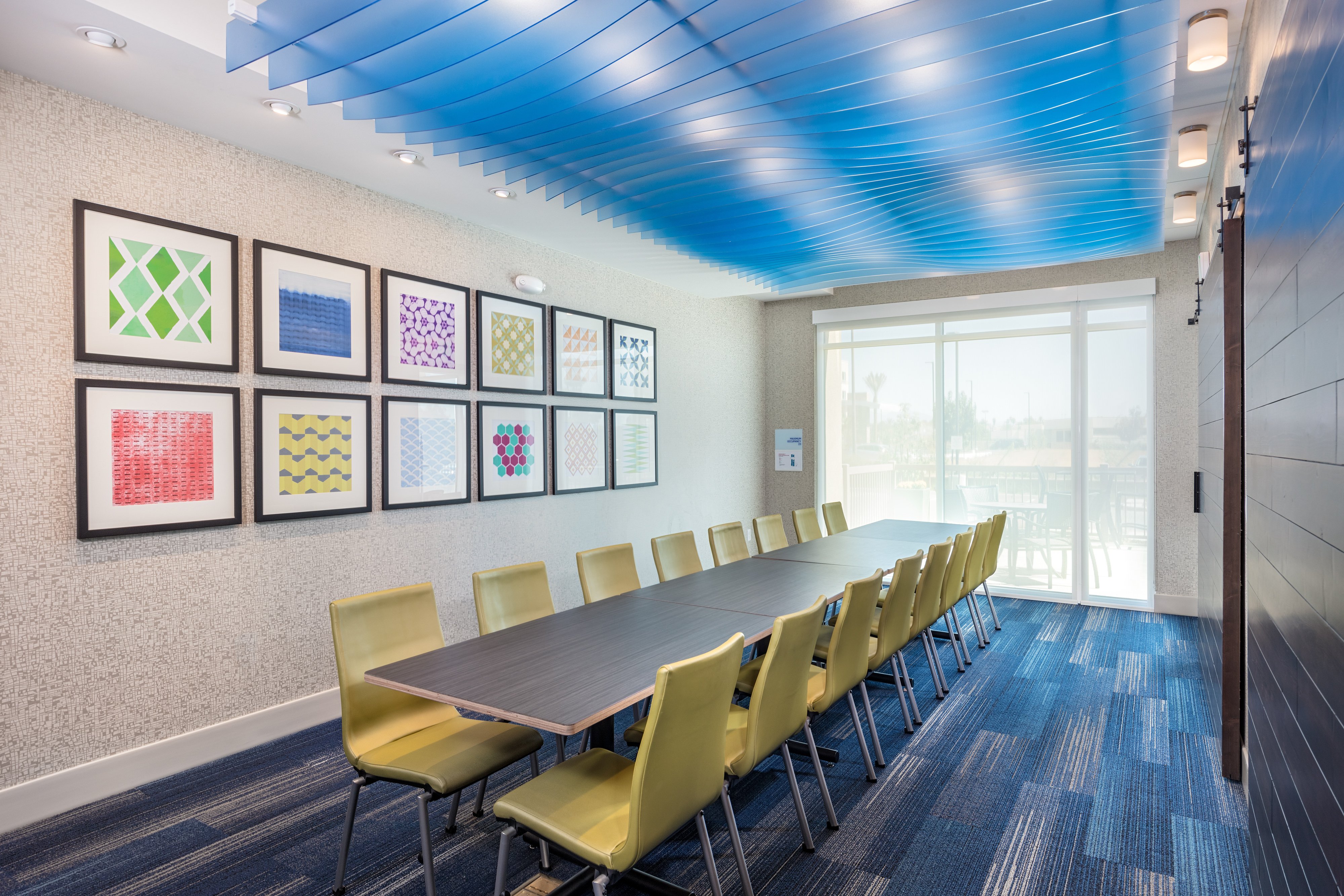 holiday inn express and suites moreno valley riversi