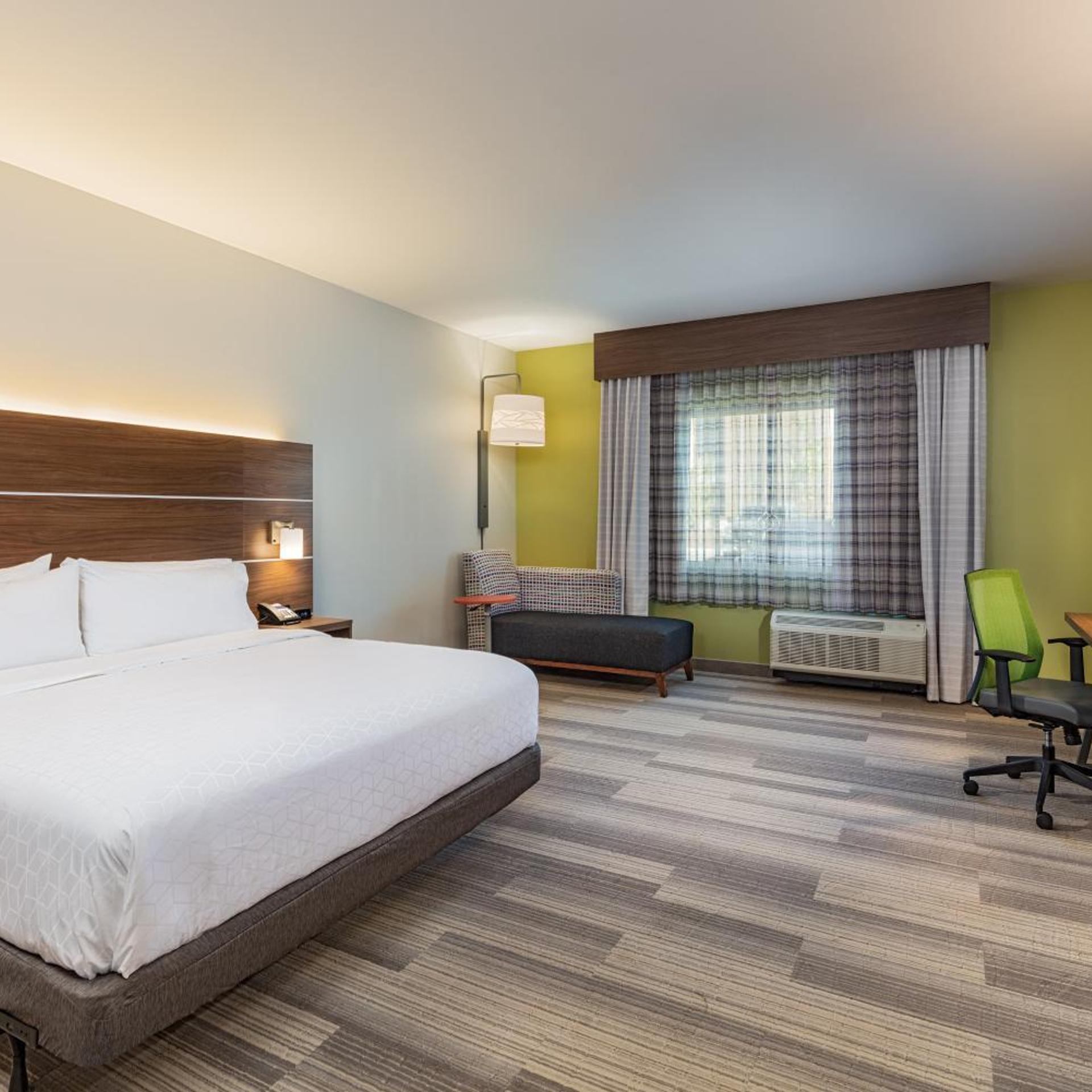holiday inn express and suites moreno valley riversi