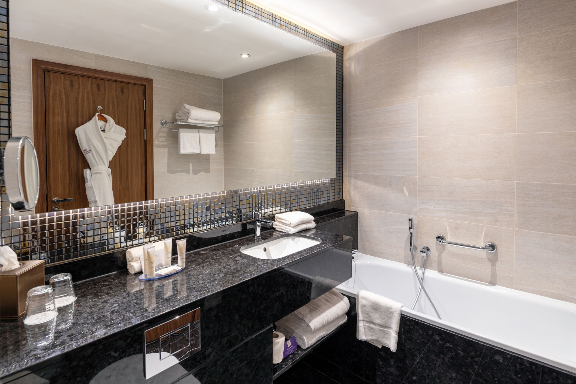 crowne plaza london heathrow t4 an ihg hotel