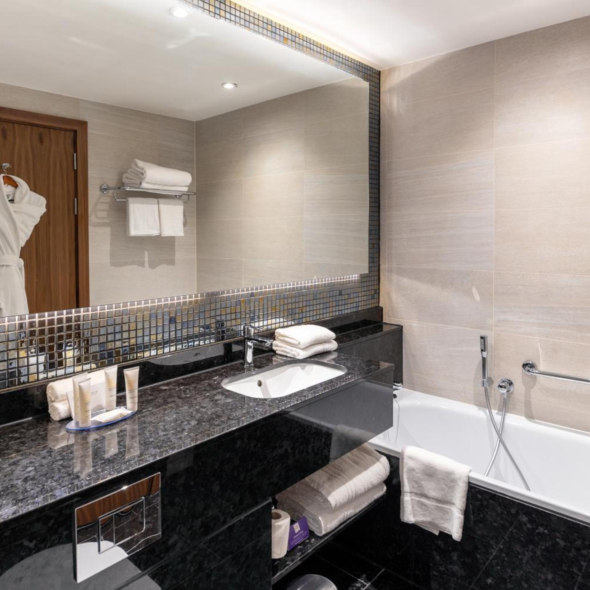 crowne plaza london heathrow t4 an ihg hotel