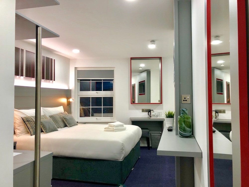 ilford hotel goodmayes