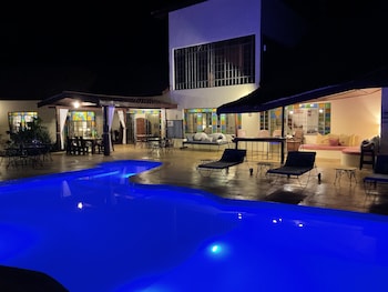 pink flamingo boutique hotel