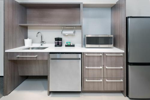 home2 suites by hilton orlando near universal