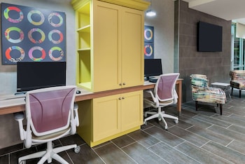 home2 suites by hilton orlando near universal