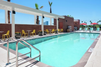 home2 suites by hilton orlando near universal