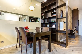 Oasis Vinhome Golden River Apt,Near Saigon Zoo And Botanic Garden,0 star