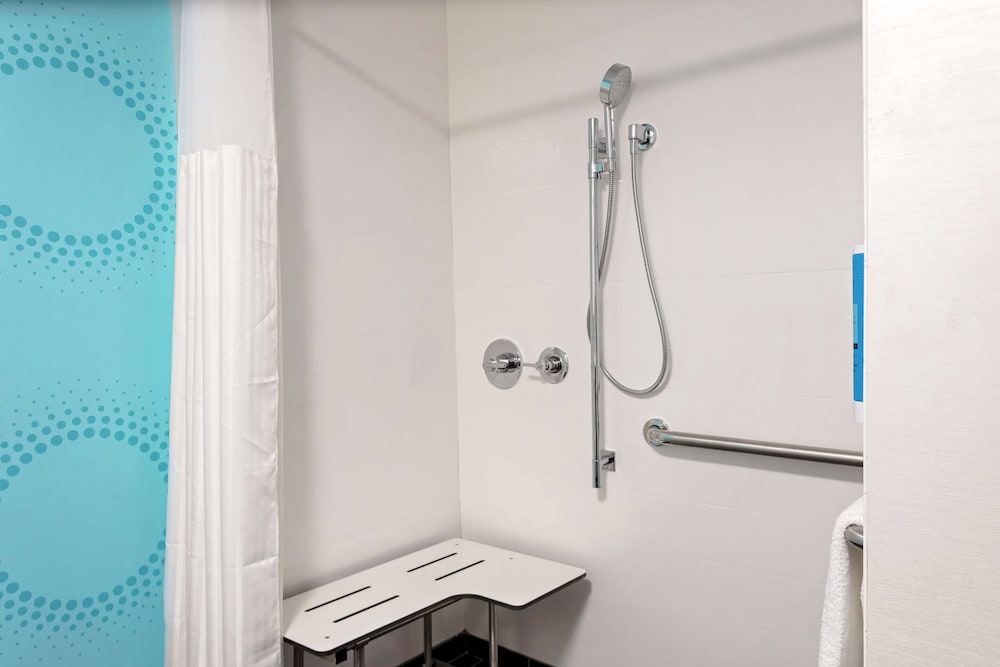 tru by hilton crossett