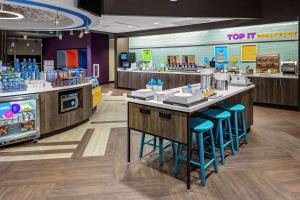 tru by hilton crossett