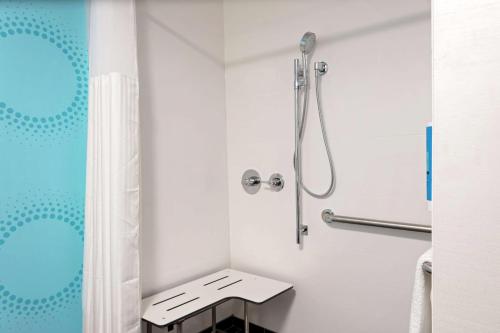 tru by hilton crossett