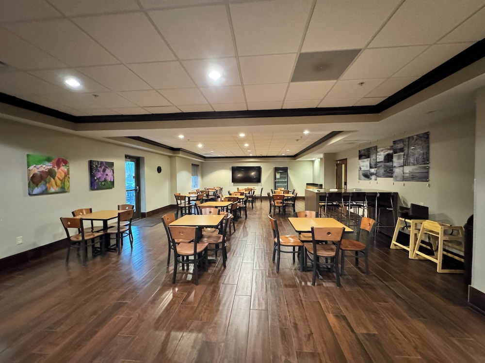 mainstay suites madison monona