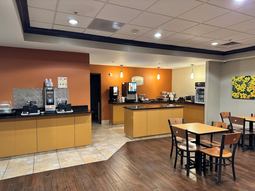mainstay suites madison monona