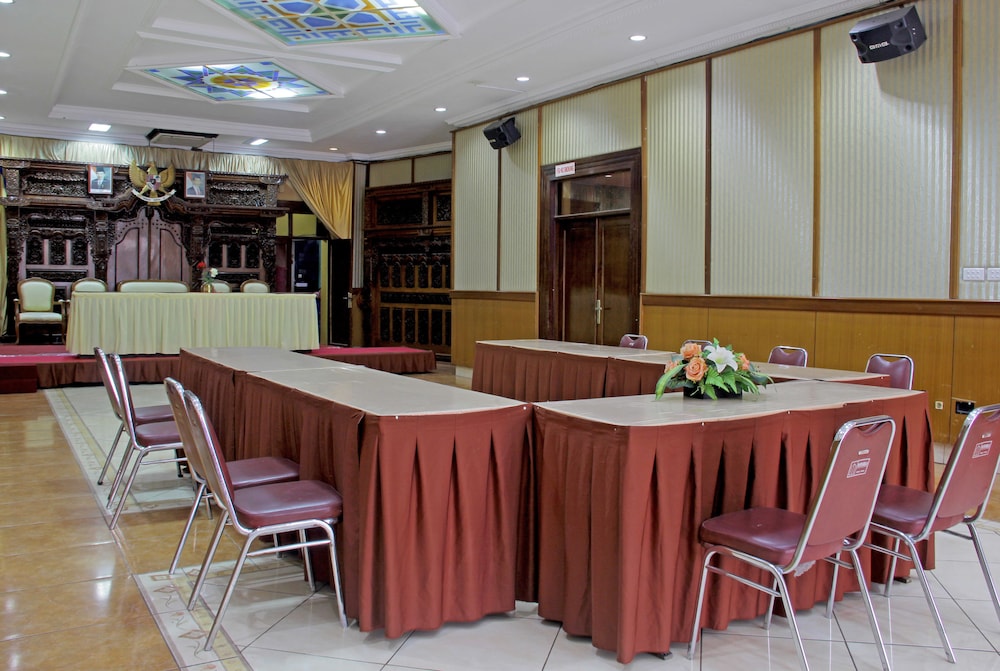 hotel lodaya by reddoorz