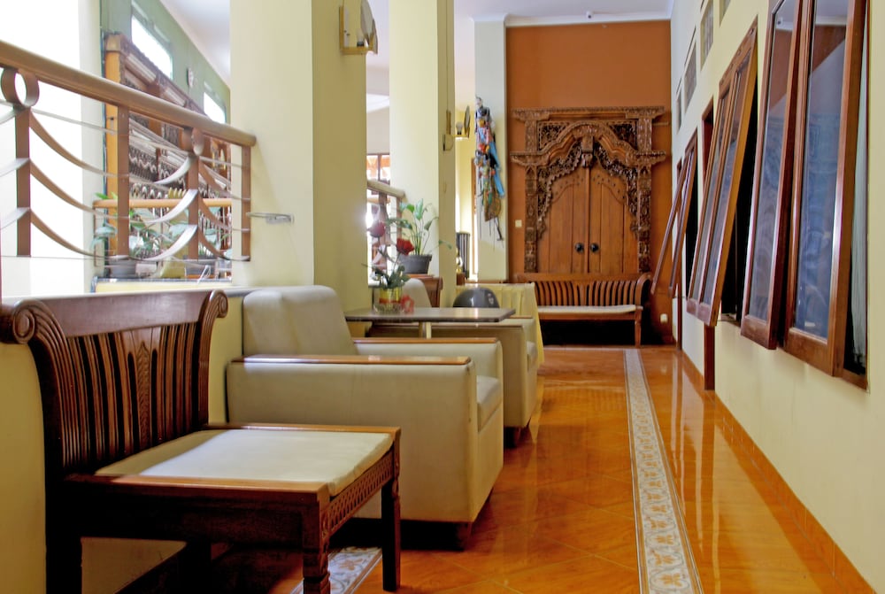 hotel lodaya by reddoorz