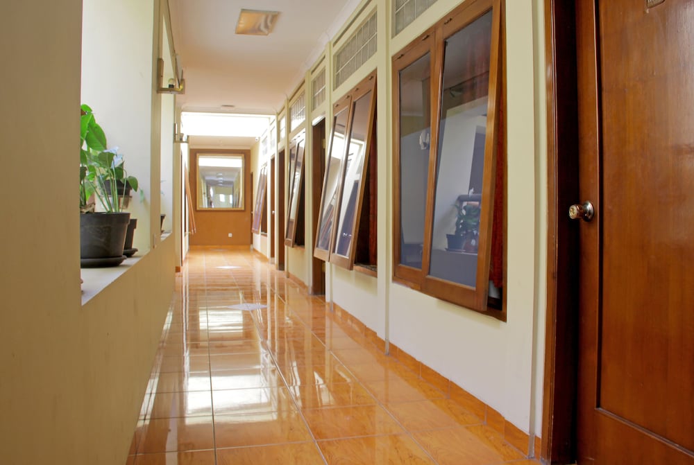 hotel lodaya by reddoorz