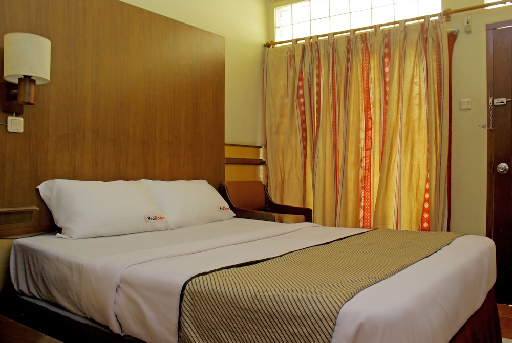 hotel lodaya by reddoorz