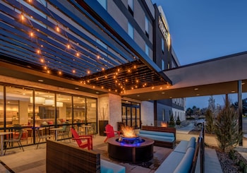 home2 suites by hilton reno
