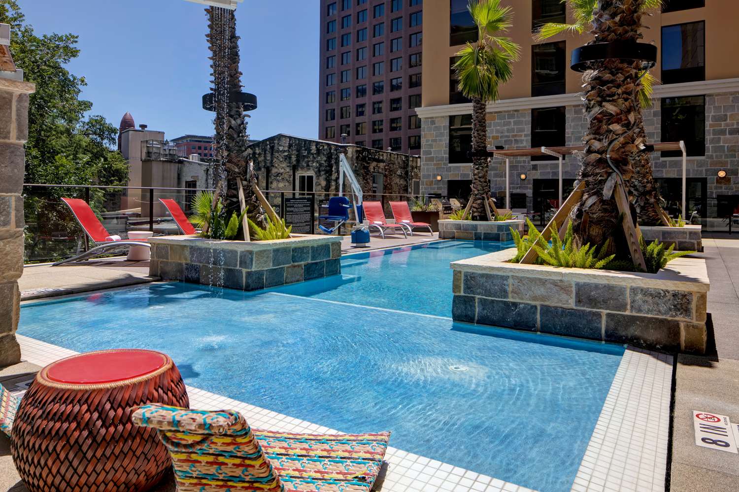 hampton inn and suites san antonio riverwalk