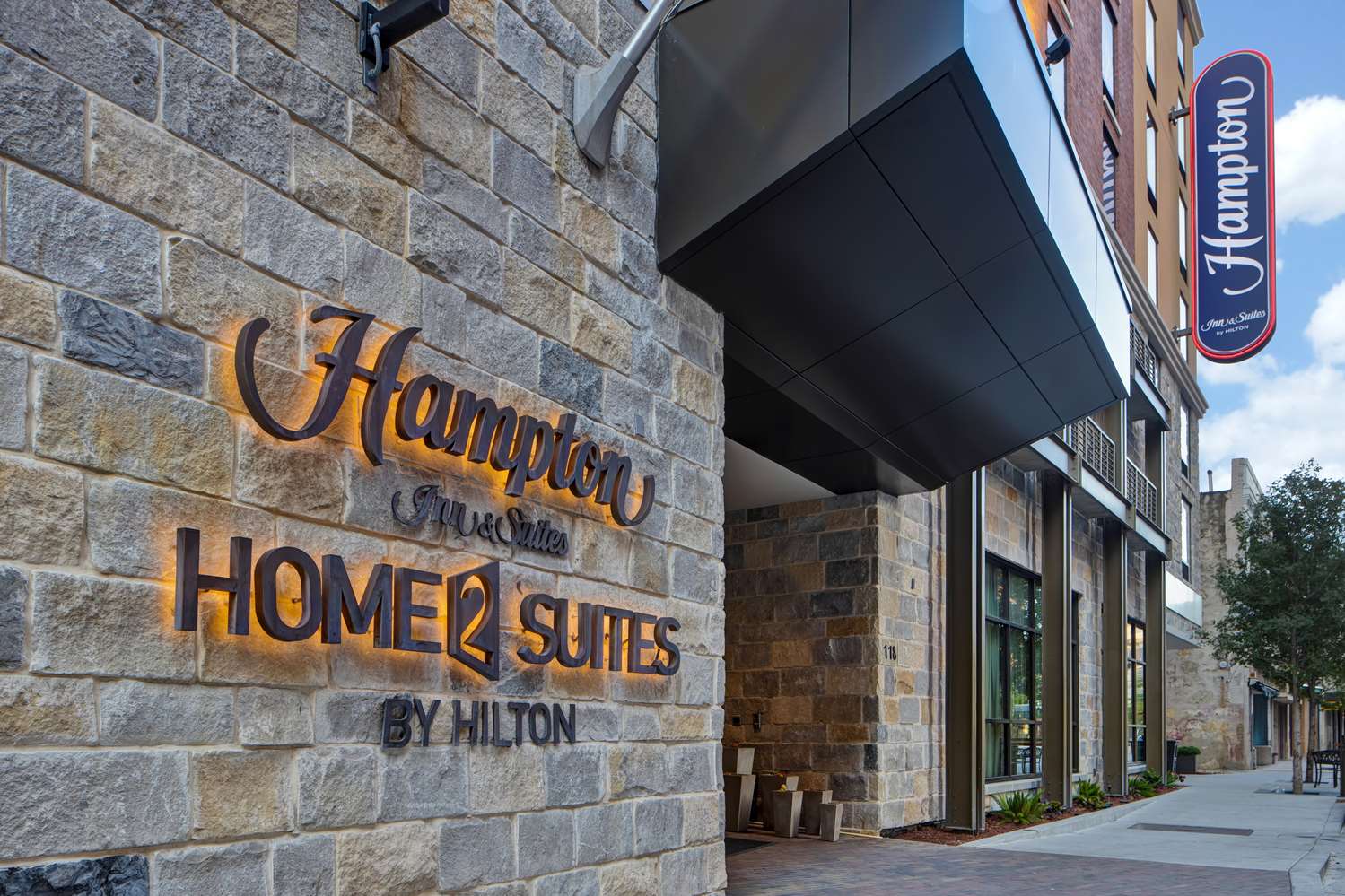 hampton inn and suites san antonio riverwalk
