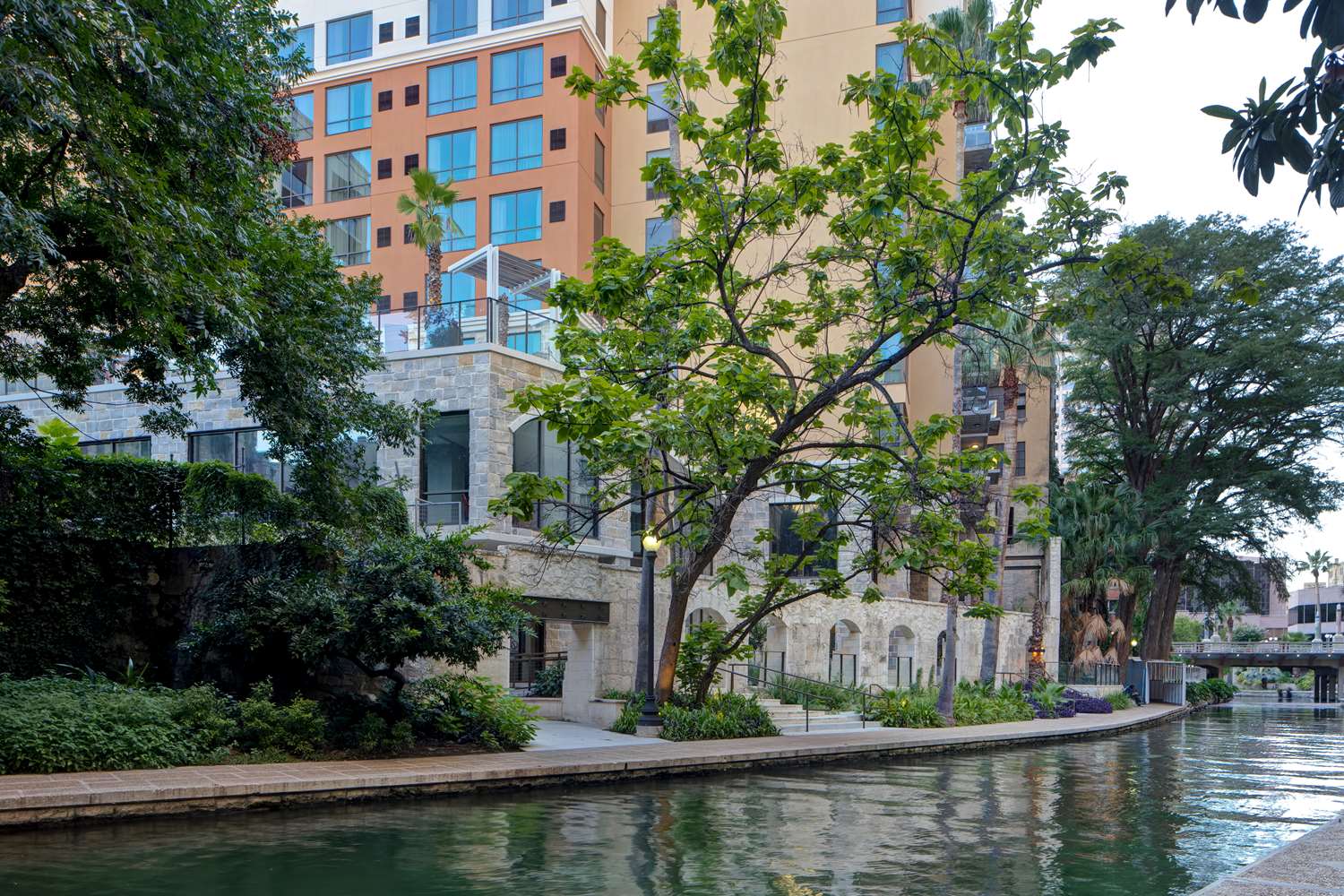 hampton inn and suites san antonio riverwalk