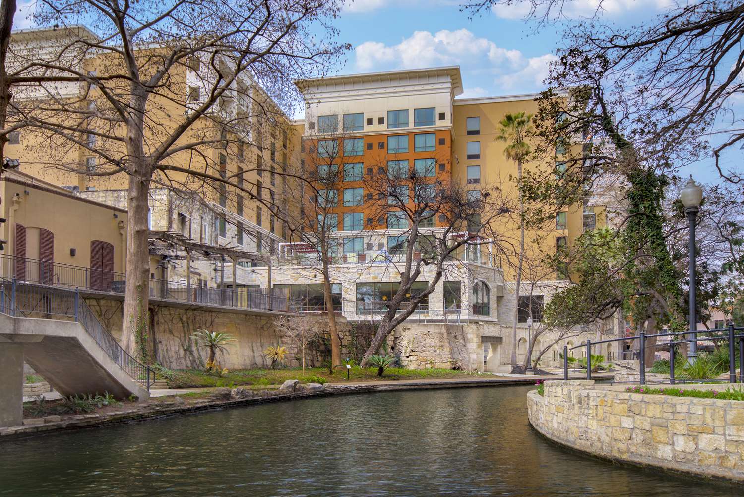 hampton inn and suites san antonio riverwalk