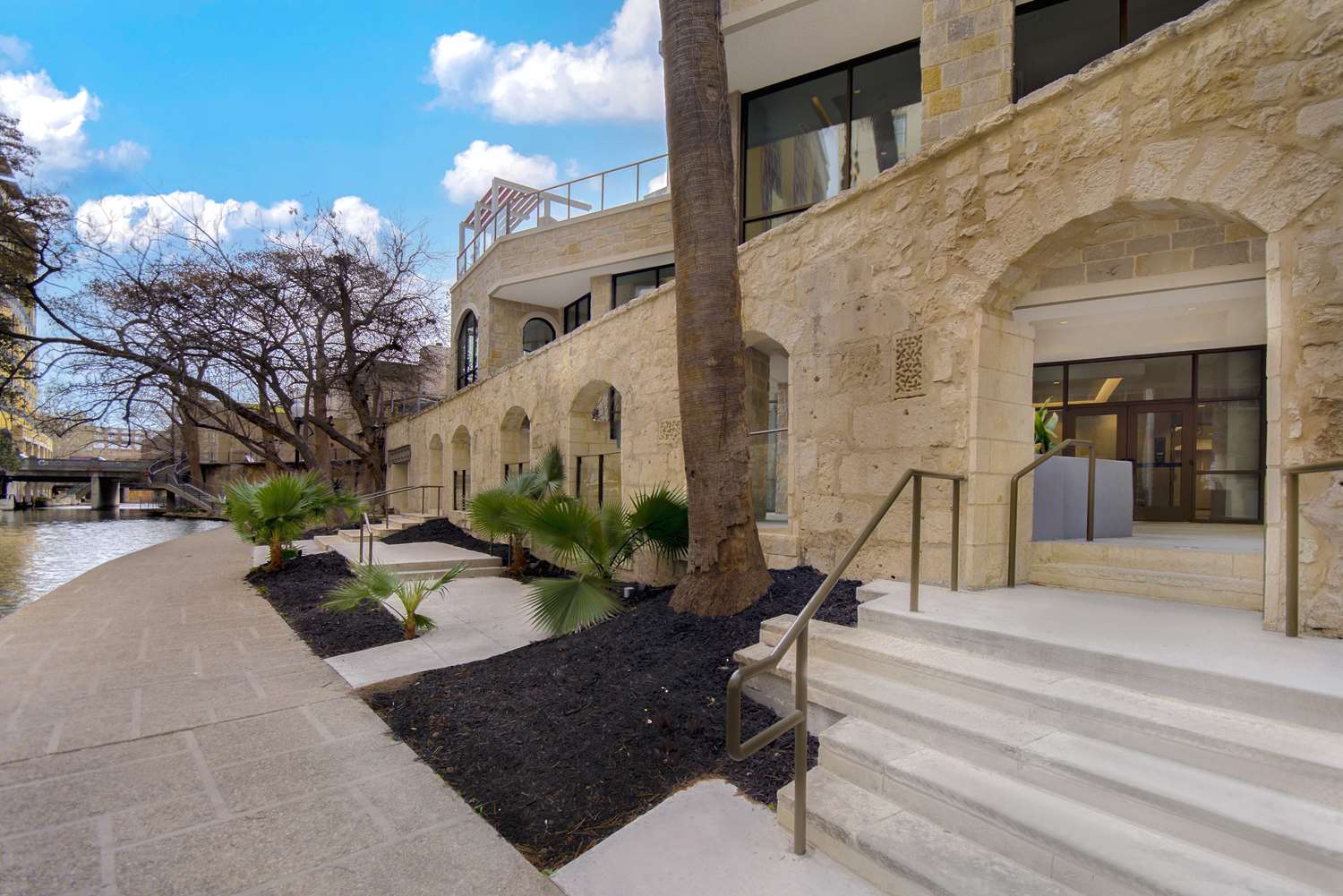 hampton inn and suites san antonio riverwalk
