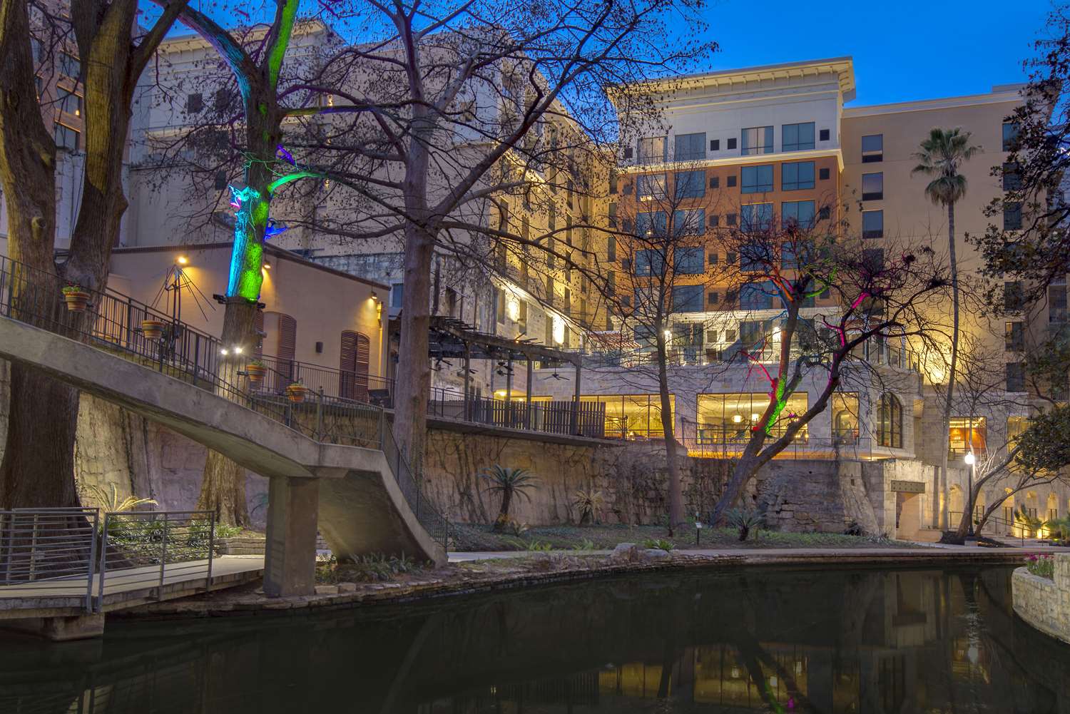 hampton inn and suites san antonio riverwalk