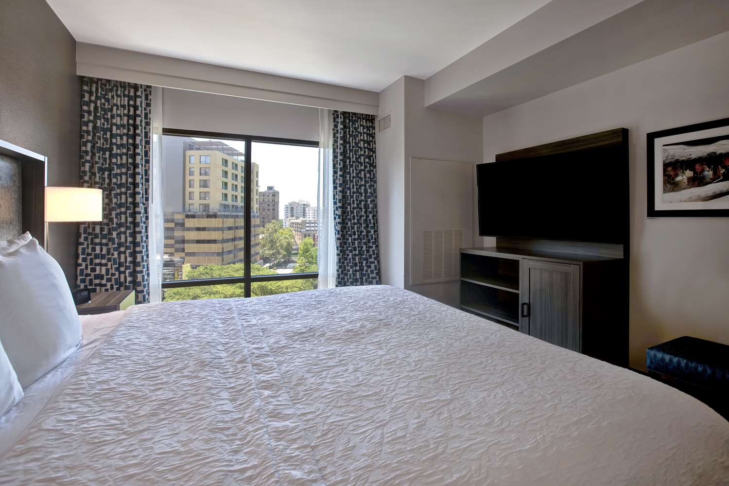 hampton inn and suites san antonio riverwalk