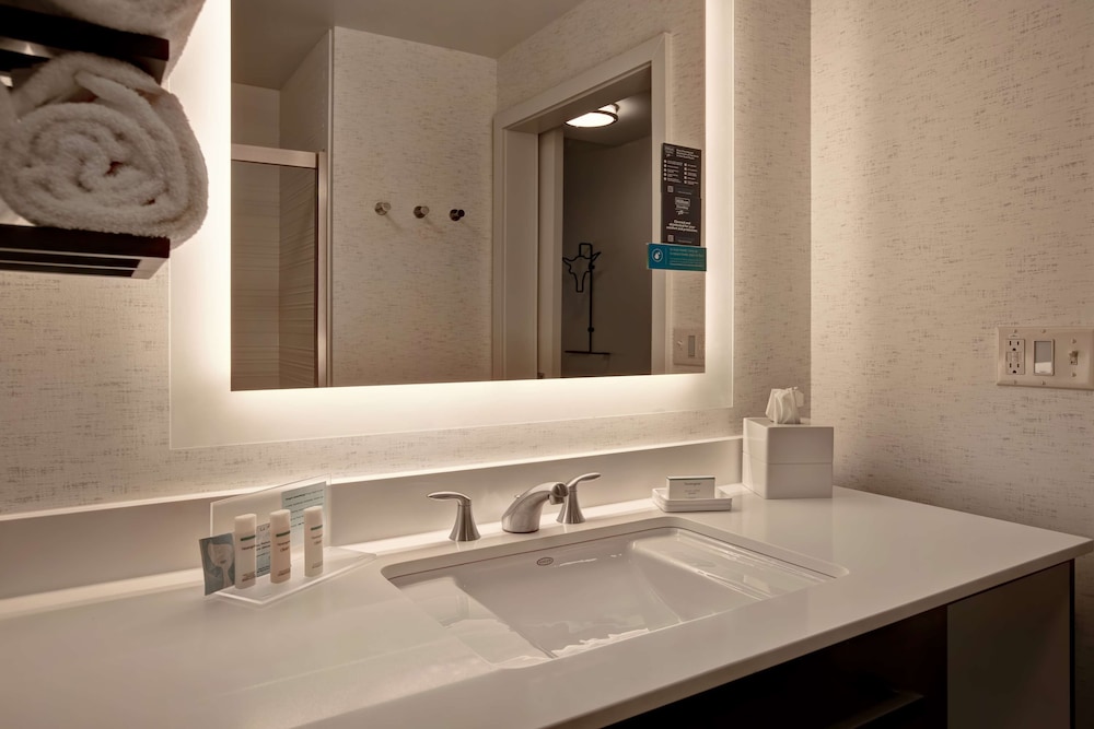 hampton inn and suites san antonio riverwalk