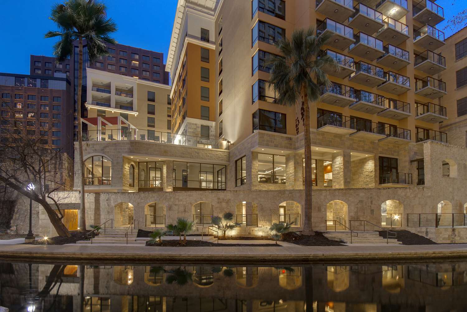 hampton inn and suites san antonio riverwalk