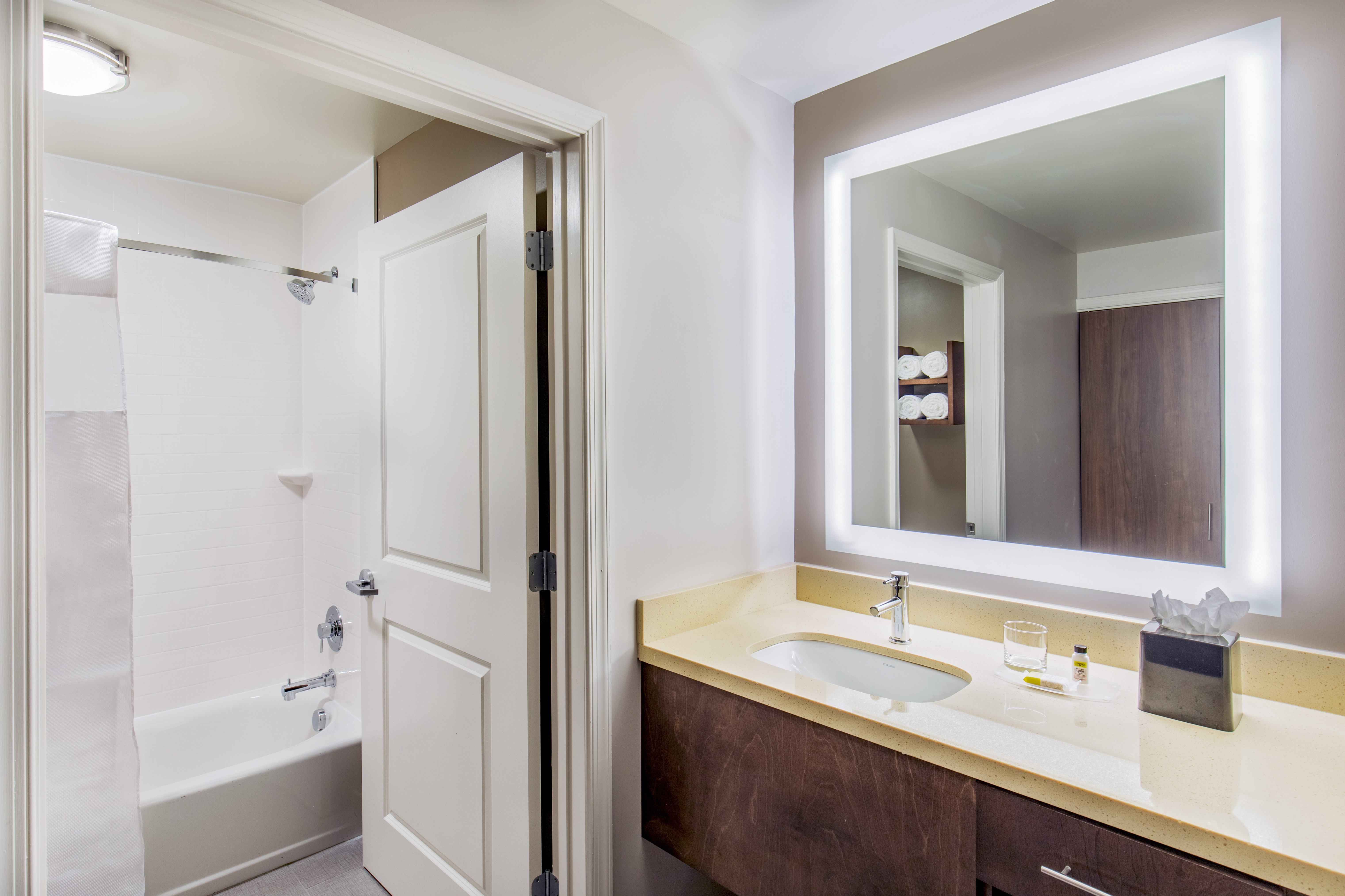 staybridge suites charlottesville airport an ihg hotel