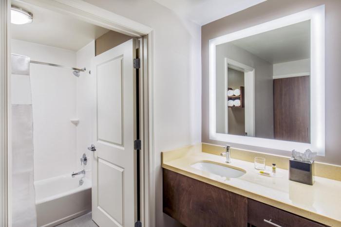 staybridge suites charlottesville airport an ihg hotel