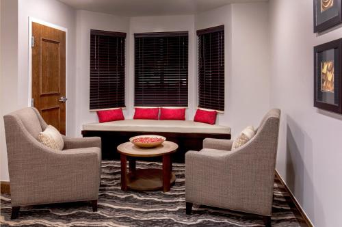 staybridge suites charlottesville airport an ihg hotel