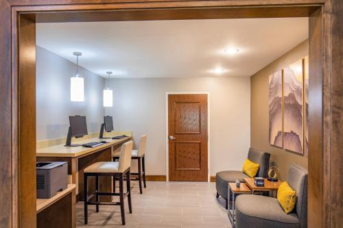 staybridge suites charlottesville airport an ihg hotel