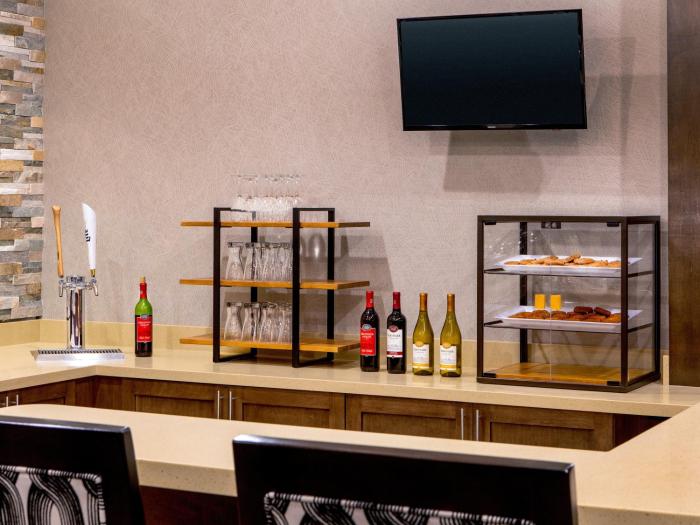 staybridge suites charlottesville airport an ihg hotel