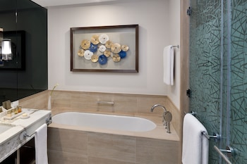 grand plaza movenpick media city