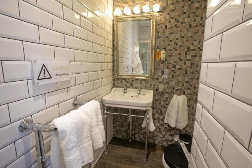 number 82 the unthank