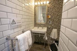 number 82 the unthank