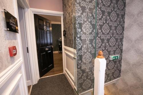 number 82 the unthank